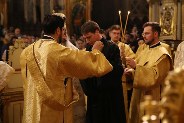 Duminica Sfântului Ioan Scărarul, la Iași: un arhidiacon al Catedralei Mitropolitane a fost hirotonit preot de către IPS Teofan