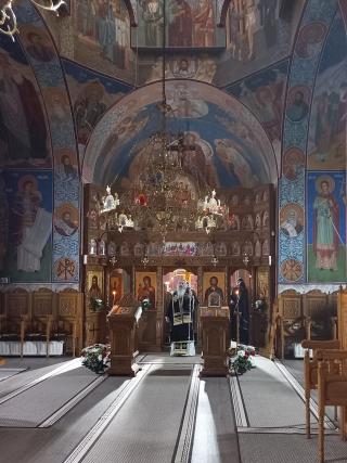 Slujiri arhierești la mănăstirile din județul Neamț. Două monahii au fost hirotesite stavrofore de IPS Teofan