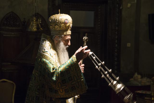 IPS Mitropolit Teofan, la slujba Floriilor: „O parte din noi se bucură, o parte din noi se cutremură”