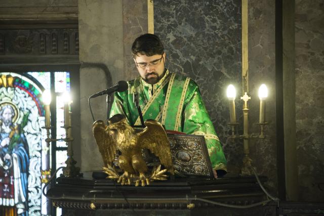 IPS Mitropolit Teofan, la slujba Floriilor: „O parte din noi se bucură, o parte din noi se cutremură”