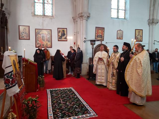 PS Părinte Nichifor Botoşăneanul, la Mănăstirea Godoncourt - Franța: „Prin spovedanie și rugăciunile de dezlegare, răul nu mai este lucrător”
