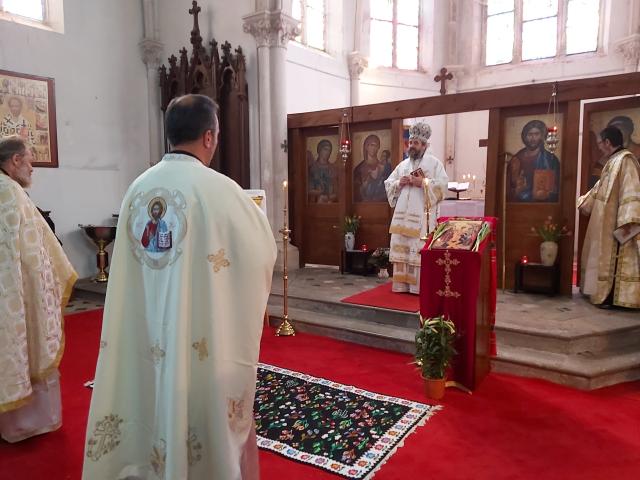 PS Părinte Nichifor Botoşăneanul, la Mănăstirea Godoncourt - Franța: „Prin spovedanie și rugăciunile de dezlegare, răul nu mai este lucrător”