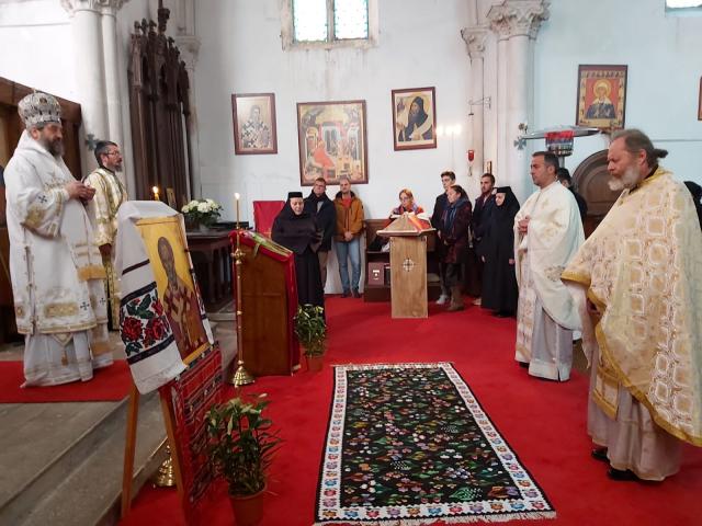 PS Părinte Nichifor Botoşăneanul, la Mănăstirea Godoncourt - Franța: „Prin spovedanie și rugăciunile de dezlegare, răul nu mai este lucrător”