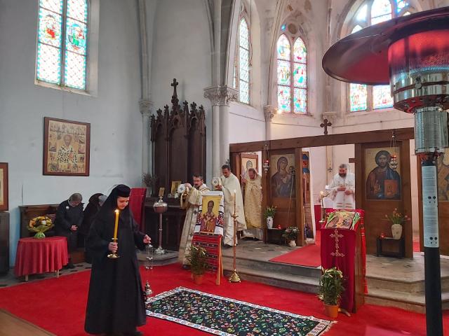 PS Părinte Nichifor Botoşăneanul, la Mănăstirea Godoncourt - Franța: „Prin spovedanie și rugăciunile de dezlegare, răul nu mai este lucrător”