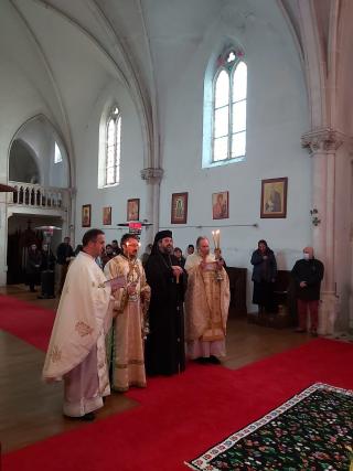PS Părinte Nichifor Botoşăneanul, la Mănăstirea Godoncourt - Franța: „Prin spovedanie și rugăciunile de dezlegare, răul nu mai este lucrător”