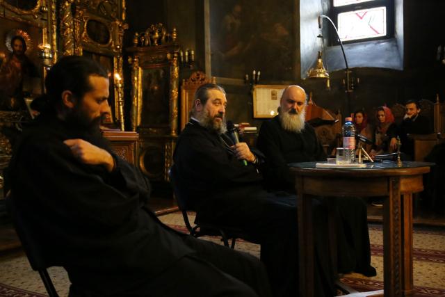 Preasfințitul Nichifor Botoșăneanul a vorbit despre exorcismul din Biserica Ortodoxă în cadrul „Serilor Talpalari”
