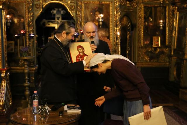 Preasfințitul Nichifor Botoșăneanul a vorbit despre exorcismul din Biserica Ortodoxă în cadrul „Serilor Talpalari”