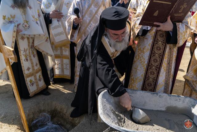 PS Ignatie: „Orice biserică este o poartă care ne deschide înspre perspectiva realităților spirituale, dincolo de lumea aceasta”