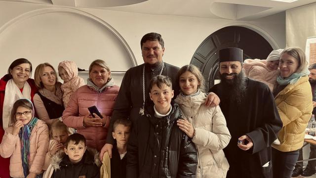 Învierea Domnului, celebrată în mod inedit anul acesta la Iași: slujbă și în limba slavonă pentru refugiații ucraineni