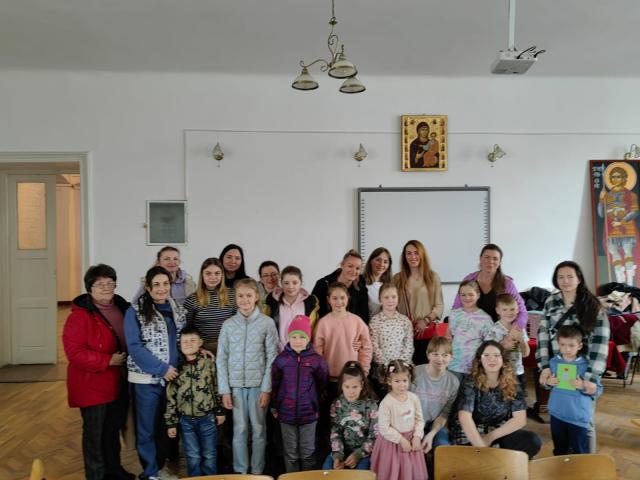 Terapie prin artă pentru refugiații din Ucraina: „Bucuria jocului înfrățit”