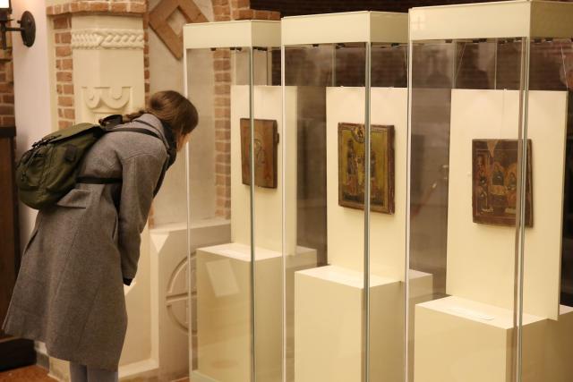 Expoziție dedicată ucrainenilor, la Muzeul mitropolitan din Iași: „Avem un fel de perihoreză, o întrepătrundere de sfințenie între regiunea noastră și Ucraina”