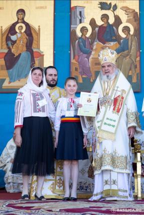 Patriarhul României a premiat Grupul Catehetic al Parohiei „Acoperământul Maicii Domnului”, din Episcopia de Bălți