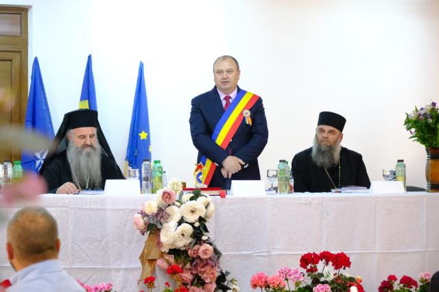 Arhim. Ciprian Grădinaru a primit titlul de cetățean de onoare al comunei natale Hlipiceni