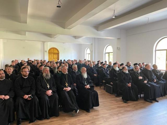 Conferința semestrială preoțească „Rugăciunea în viața preotului” la Biserica „Vovidenia” din Botoșani