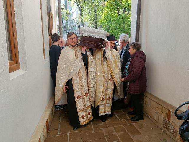Părintele Ion Papuc de la Parohia „Sfântul Gheorghe” Piatra Neamț a fost înmormântat la cimitirul Pietricica