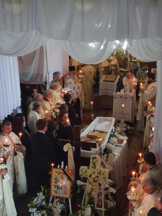 Părintele Ion Papuc de la Parohia „Sfântul Gheorghe” Piatra Neamț a fost înmormântat la cimitirul Pietricica