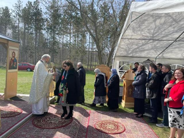 Hramul Mănăstirii „Sfântul Efrem cel Nou” de la Mono (Ontario)