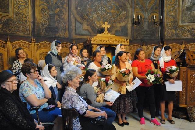 Pro Vita Iași: 50 de mame fericite și altele 50, marcate pe viață