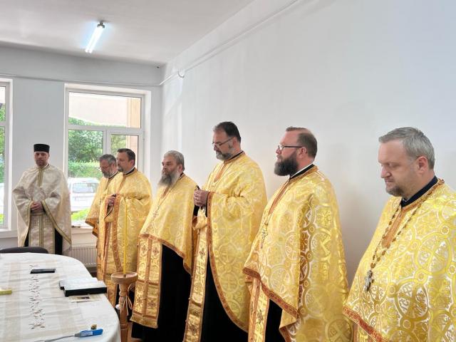 Părintele Alexandru Manole a fost instalat la Paraclisul din cadrul Maternității Botoșani