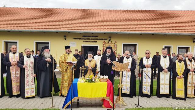 Centrul Social „Acoperământul Maicii Domnului” din Șiria, sfințit de Mitropolitul Banatului și cei doi ierarhi arădeni