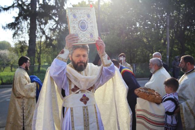 O biserică din 1849 a fost resfințită astăzi de Mitropolitul Moldovei și Bucovinei