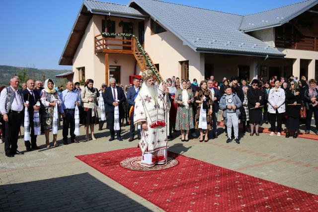 O biserică din 1849 a fost resfințită astăzi de Mitropolitul Moldovei și Bucovinei