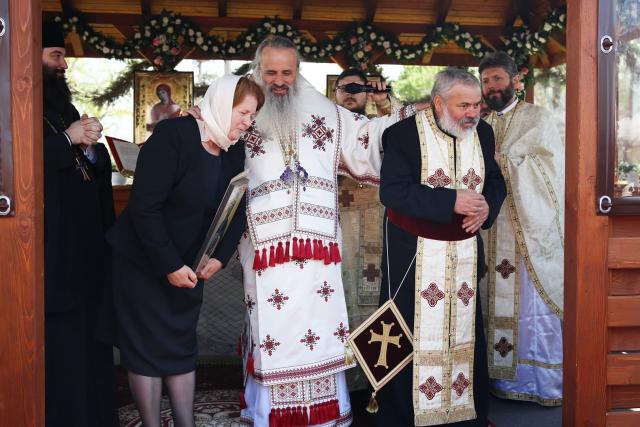 O biserică din 1849 a fost resfințită astăzi de Mitropolitul Moldovei și Bucovinei