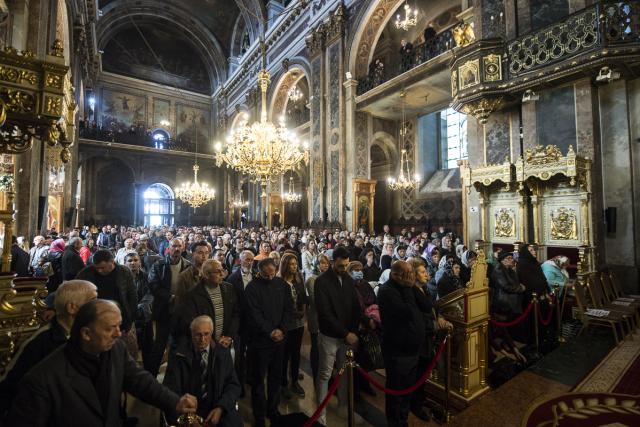 Preasfințitul Părinte Veniamin la Catedrală: „Ne împărtășim de prezența lui Hristos în viața noastră prin credință”