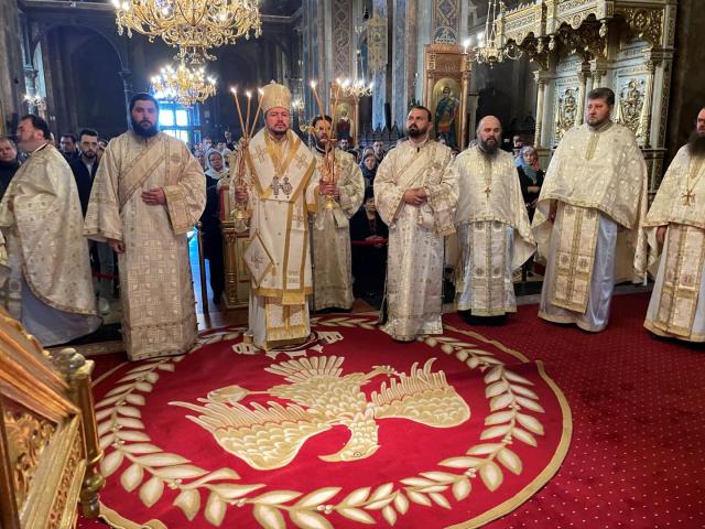 Preasfințitul Părinte Veniamin la Catedrală: „Ne împărtășim de prezența lui Hristos în viața noastră prin credință”