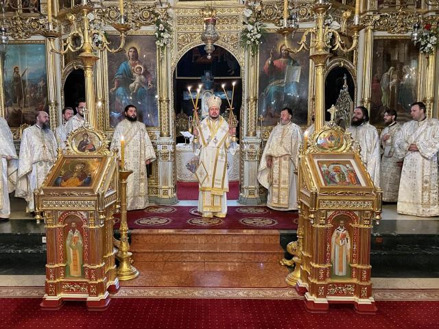 Preasfințitul Părinte Veniamin la Catedrală: „Ne împărtășim de prezența lui Hristos în viața noastră prin credință”