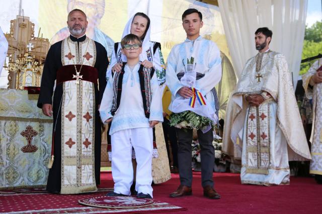 Biserica din localitatea Coasta Măgurii, sfințită: „În biserică omul urcă pentru a-L întâlni pe Dumnezeu”