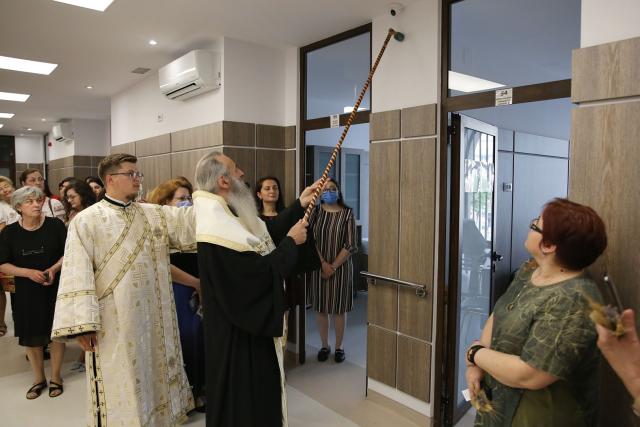 Policlinica „Providența” s-a extins: Noua incintă a fost binecuvântată de Părintele Mitropolit Teofan