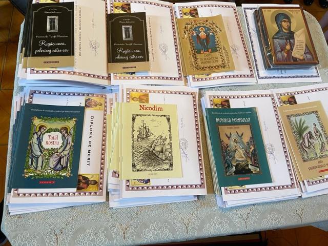 Biserica din Glodenii Gândului, alături de copiii din parohie la final de an școlar