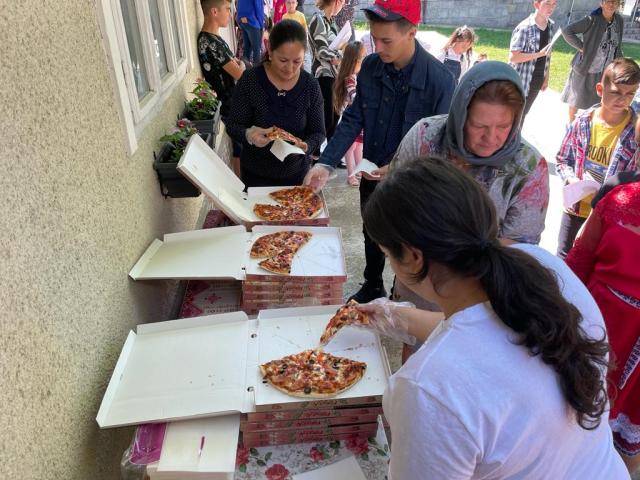 Biserica din Glodenii Gândului, alături de copiii din parohie la final de an școlar