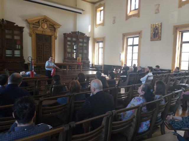 Angajații Centrului Eparhial Iași au participat la o activitate PSI-SU
