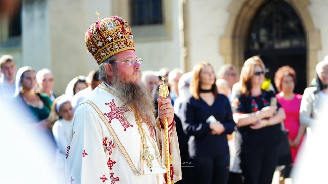 PS Părinte Andrei, către pelerinii Sfântului Ioan cel Nou: „Cine ne adună pe noi, dacă nu dragostea față de Dumnezeu și față de oameni?”