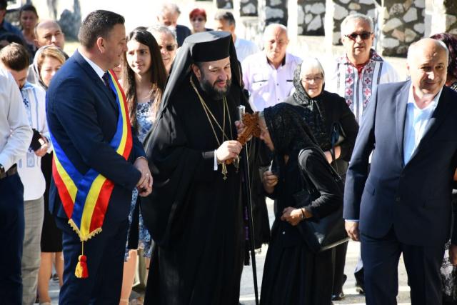 Duminica Tuturor Sfinţilor: Mănăstirea Piatra Scrisă și-a serbat hramul