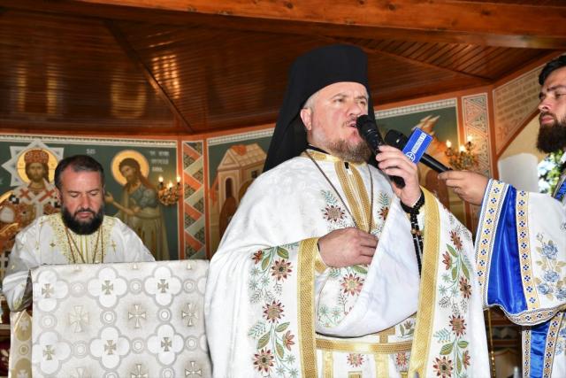 Duminica Tuturor Sfinţilor: Mănăstirea Piatra Scrisă și-a serbat hramul