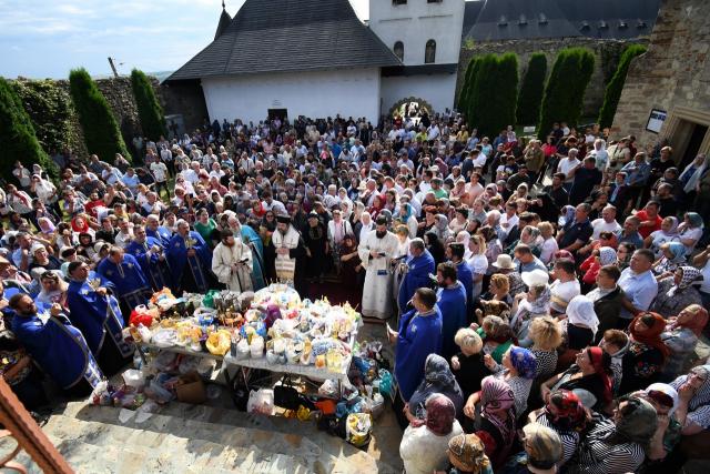 PS Nichifor Botoșăneanul a slujit Taina Sfântului Maslu la Mănăstirea Hadâmbu