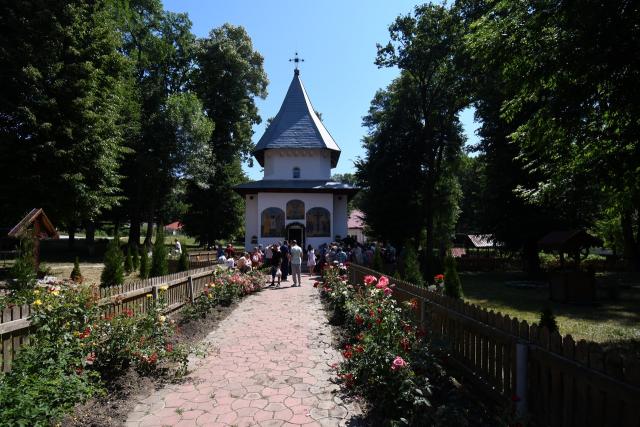 Spitalul de Psihiatrie şi pentru Măsuri de Siguranţă Pădureni – Grajduri şi-a cinstit ocrotitorii