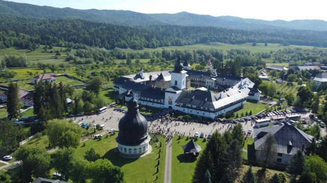 (Video) Înălțarea Domnului - hramul Mănăstirii Neamț