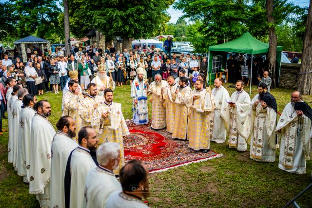 Momente de bucurie duhovnicească la hramul Bisericii Mănăstirii „Duminica Tuturor Sfinților” Părhăuți, la cinci secole de la sfințire