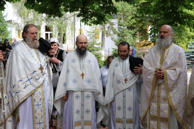 Sfinții români, cinstiți de ieșeni la hramul Mănăstirii Bucium