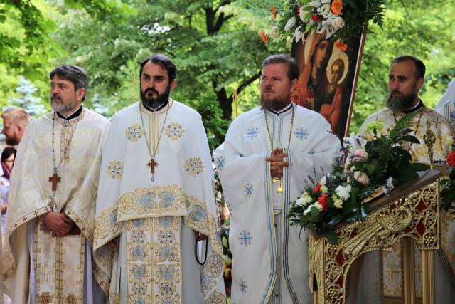 Sfinții români, cinstiți de ieșeni la hramul Mănăstirii Bucium