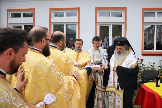 La Penitenciarul Botoșani s-a sfințit o troiță ridicată în memoria mărturisitorilor din temnițele comuniste
