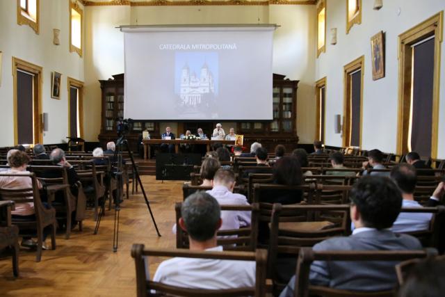 Inedit: un volum dedicat istoriei Catedralei Mitropolitane a fost prezentat la Iași