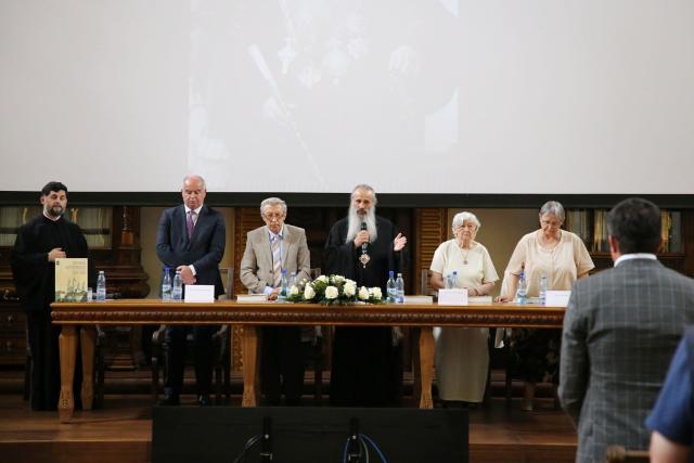 Inedit: un volum dedicat istoriei Catedralei Mitropolitane a fost prezentat la Iași