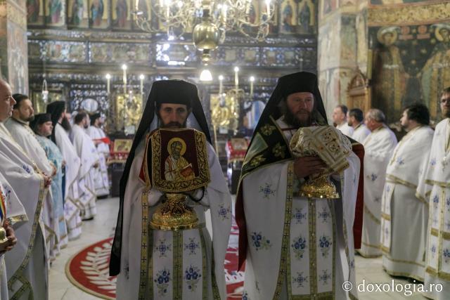 PS Părinte Andrei, către pelerinii Sfântului Ioan cel Nou: „Cine ne adună pe noi, dacă nu dragostea față de Dumnezeu și față de oameni?”