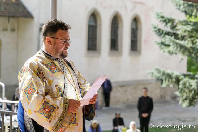 PS Părinte Andrei, către pelerinii Sfântului Ioan cel Nou: „Cine ne adună pe noi, dacă nu dragostea față de Dumnezeu și față de oameni?”