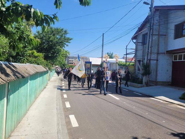 Credincioșii nemțeni merg în pelerinaj la hramul Mănăstirii Neamț